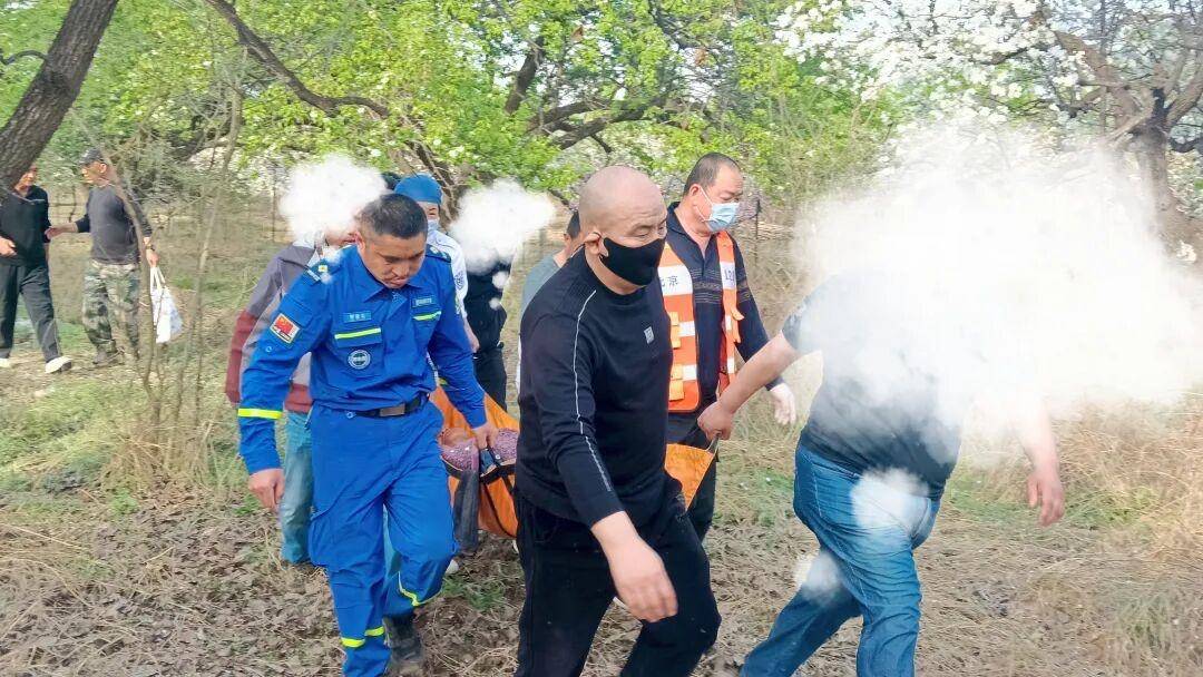 87岁老人在自家梨树园迷路被困5天4夜,108小时水米未进硬撑过来,经救治无大碍